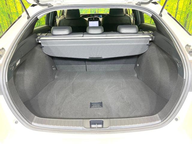 プリウス Ａツーリングセレクション　禁煙車　純正９型ナビ　バックモニター　セーフティセンス　レーダークルーズ　ＢＳＭ　シートヒーター　ヘッドアップディスプレイ　ＥＴＣ　ドラレコ　オートエアコン　ＬＥＤヘッド　オートライト　スマートキー（10枚目）