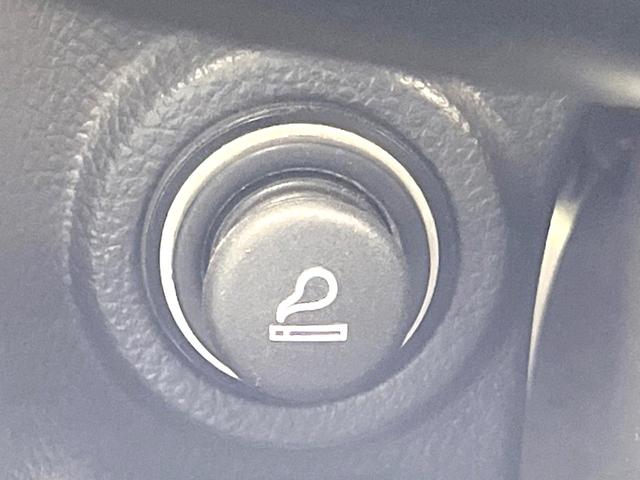 キャリイトラック ＫＣ　禁煙車　ＭＴ車　ＡＭ／ＦＭ　シガーライター　ヘッドライトレベライザー　サンバイザー　マッドガード　アシストグリップ（6枚目）