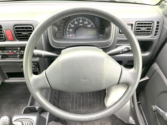 キャリイトラック ＫＣ　禁煙車　ＭＴ車　ＡＭ／ＦＭ　シガーライター　ヘッドライトレベライザー　サンバイザー　マッドガード　アシストグリップ（11枚目）