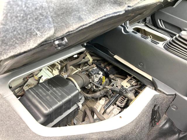 キャリイトラック ＫＣ　禁煙車　ＭＴ車　ＡＭ／ＦＭ　シガーライター　ヘッドライトレベライザー　サンバイザー　マッドガード　アシストグリップ（18枚目）