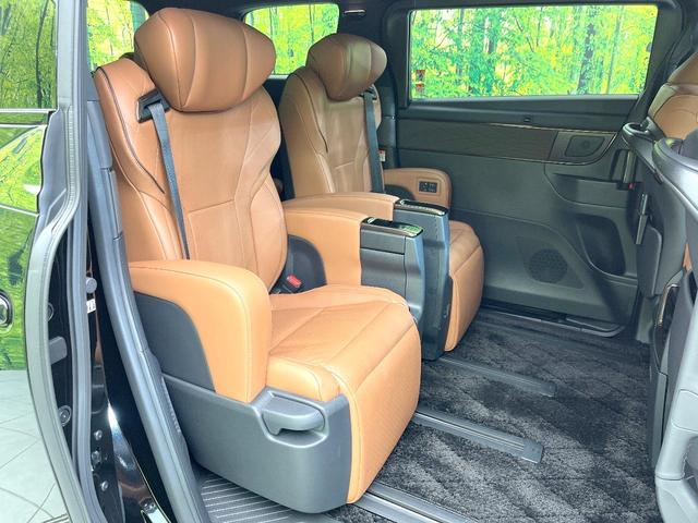 ヴェルファイアハイブリッド Ｚ　プレミア　禁煙車　純正１４型ナビ　フリップダウンモニター　全方位モニター　デジタルミラー　左右独立ムーンルーフ　ユニバーサルステップ　ＢＳＭ　セーフティセンス　レーダークルーズ　シートヒーター　ベンチレーション（9枚目）