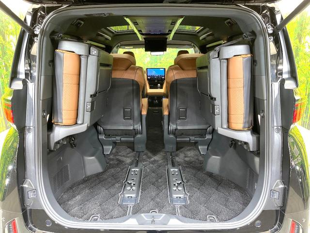 ヴェルファイアハイブリッド Ｚ　プレミア　禁煙車　純正１４型ナビ　フリップダウンモニター　全方位モニター　デジタルミラー　左右独立ムーンルーフ　ユニバーサルステップ　ＢＳＭ　セーフティセンス　レーダークルーズ　シートヒーター　ベンチレーション（11枚目）