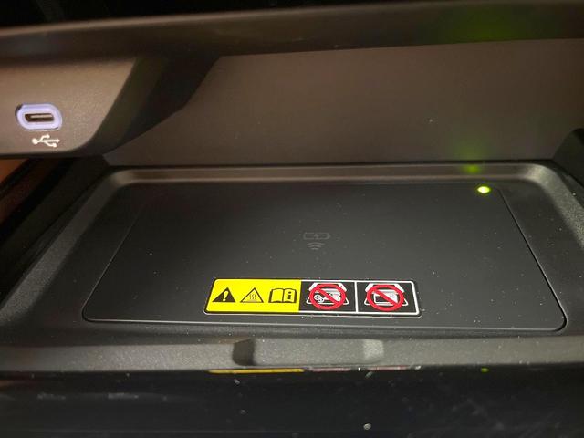 ヴェルファイアハイブリッド Ｚ　プレミア　禁煙車　純正１４型ナビ　フリップダウンモニター　全方位モニター　デジタルミラー　左右独立ムーンルーフ　ユニバーサルステップ　ＢＳＭ　セーフティセンス　レーダークルーズ　シートヒーター　ベンチレーション（49枚目）