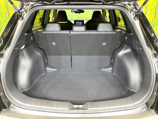 カローラクロス ハイブリッド　Ｇ　禁煙車　純正ディスプレイ　バックモニター　セーフティセンス　レーダークルーズ　ＥＴＣ　Ｂｌｕｅｔｏｏｔｈ　ＬＥＤヘッド　オートライト　スマートキー　オートエアコン　シートリフター　バニティミラー（10枚目）