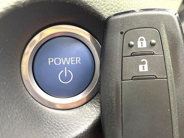 カローラクロス ハイブリッド　Ｇ　禁煙車　純正ディスプレイ　バックモニター　セーフティセンス　レーダークルーズ　ＥＴＣ　Ｂｌｕｅｔｏｏｔｈ　ＬＥＤヘッド　オートライト　スマートキー　オートエアコン　シートリフター　バニティミラー（25枚目）