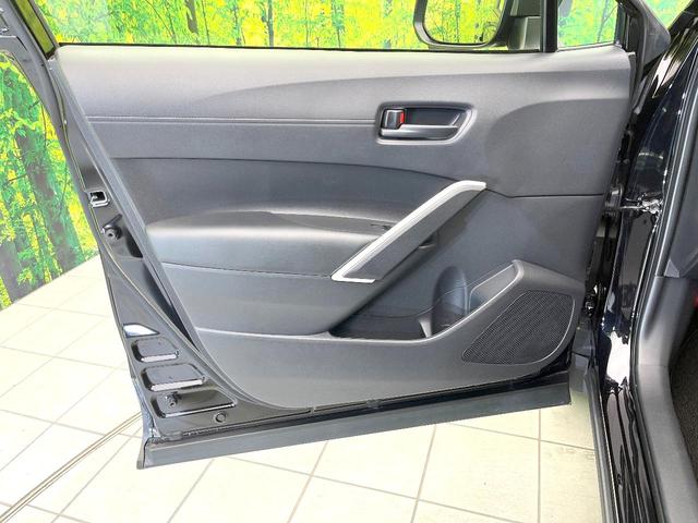 カローラクロス ハイブリッド　Ｇ　禁煙車　純正ディスプレイ　バックモニター　セーフティセンス　レーダークルーズ　ＥＴＣ　Ｂｌｕｅｔｏｏｔｈ　ＬＥＤヘッド　オートライト　スマートキー　オートエアコン　シートリフター　バニティミラー（32枚目）