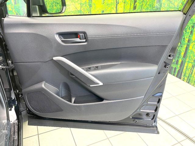 カローラクロス ハイブリッド　Ｇ　禁煙車　純正ディスプレイ　バックモニター　セーフティセンス　レーダークルーズ　ＥＴＣ　Ｂｌｕｅｔｏｏｔｈ　ＬＥＤヘッド　オートライト　スマートキー　オートエアコン　シートリフター　バニティミラー（33枚目）