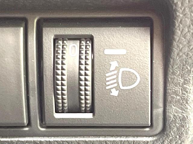 カローラクロス ハイブリッド　Ｇ　禁煙車　純正ディスプレイ　バックモニター　セーフティセンス　レーダークルーズ　ＥＴＣ　Ｂｌｕｅｔｏｏｔｈ　ＬＥＤヘッド　オートライト　スマートキー　オートエアコン　シートリフター　バニティミラー（50枚目）