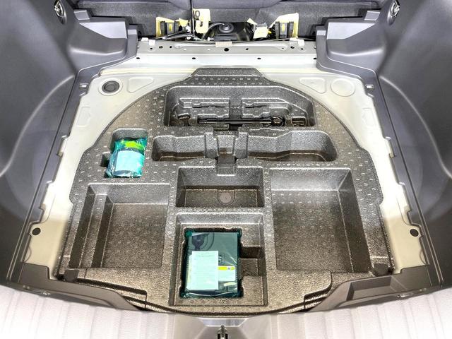 カローラクロス ハイブリッド　Ｇ　禁煙車　純正ディスプレイ　バックモニター　セーフティセンス　レーダークルーズ　ＥＴＣ　Ｂｌｕｅｔｏｏｔｈ　ＬＥＤヘッド　オートライト　スマートキー　オートエアコン　シートリフター　バニティミラー（52枚目）