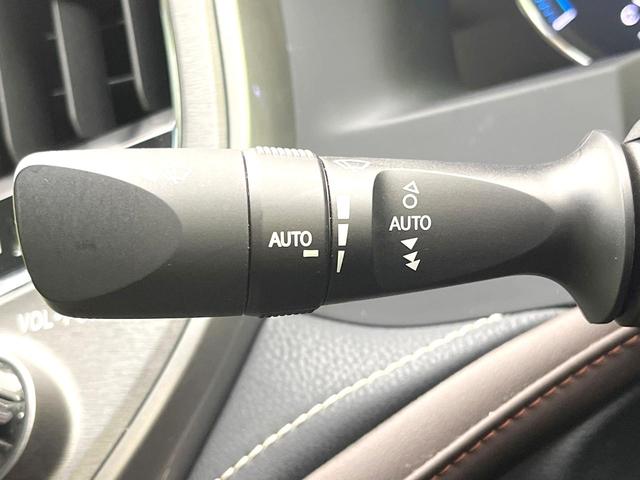 クラウンハイブリッド ロイヤルサルーン　禁煙車　純正８型ＨＤＤナビ　バックモニター　レーダークルーズコンロトロール　クリアランスソナー　パワーシート　ＥＴＣ　スマートキー　ＨＩＤヘッド　オートライト　フォグ　電動格納ミラー　バニティミラー（41枚目）