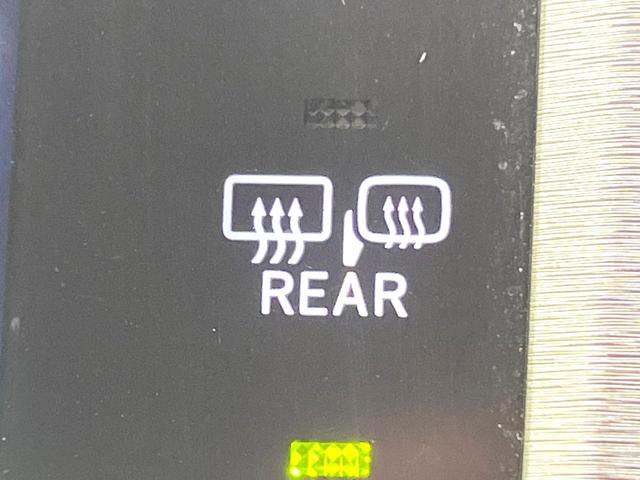 クラウンハイブリッド ロイヤルサルーン　禁煙車　純正８型ＨＤＤナビ　バックモニター　レーダークルーズコンロトロール　クリアランスソナー　パワーシート　ＥＴＣ　スマートキー　ＨＩＤヘッド　オートライト　フォグ　電動格納ミラー　バニティミラー（44枚目）