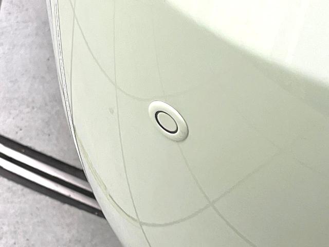 クラウンハイブリッド ロイヤルサルーン　禁煙車　純正８型ＨＤＤナビ　バックモニター　レーダークルーズコンロトロール　クリアランスソナー　パワーシート　ＥＴＣ　スマートキー　ＨＩＤヘッド　オートライト　フォグ　電動格納ミラー　バニティミラー（50枚目）