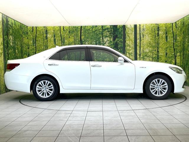 クラウンハイブリッド ロイヤルサルーン　禁煙車　純正８型ＨＤＤナビ　バックモニター　レーダークルーズコンロトロール　クリアランスソナー　パワーシート　ＥＴＣ　スマートキー　ＨＩＤヘッド　オートライト　フォグ　電動格納ミラー　バニティミラー（57枚目）