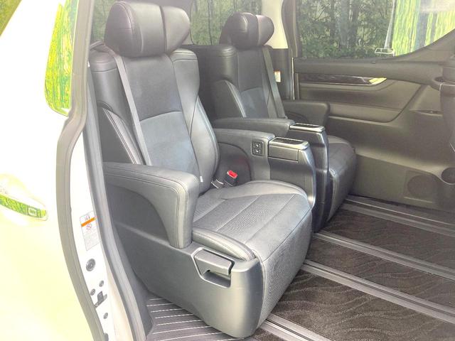 アルファード ２．５Ｓ　Ｃパッケージ　禁煙車　モデリスタエアロ　サンルーフ　フリップダウン　ＢＩＧ－Ｘ１１型ナビ　バックカメラ　セーフティセンス　レーダークルーズ　両側電動スライドドア　ステアリングヒーター　シートベンチレーション（9枚目）