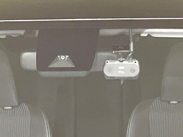 マークＸ ２５０Ｇ　禁煙車　純正ナビ　バックカメラ　セーフティセンス　レーダークルーズ　ＥＴＣ２．０　スマートキー　Ｂｌｕｅｔｏｏｔｈ　ＨＩＤヘッドライト　フォグライト　純正１６インチアルミ（5枚目）