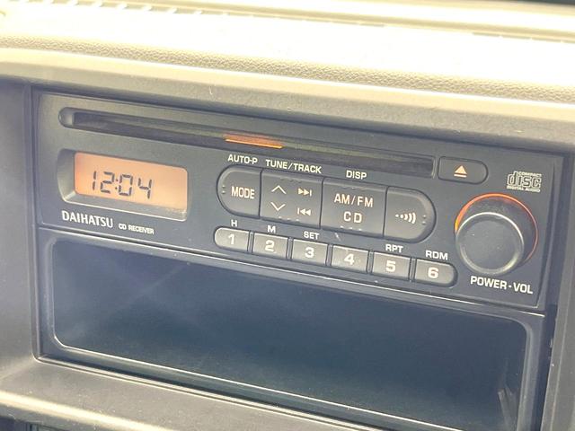 ハイゼットカーゴ デッキバンＧ　禁煙車　オーディオ　ＭＴ車　ドラレコ　ヘッドライトレベライザー　プライバシーガラス　スライドドア　パワーウィンドウ　ドアポケット（3枚目）