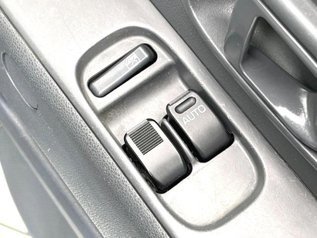 ハイゼットカーゴ デッキバンＧ　禁煙車　オーディオ　ＭＴ車　ドラレコ　ヘッドライトレベライザー　プライバシーガラス　スライドドア　パワーウィンドウ　ドアポケット（32枚目）