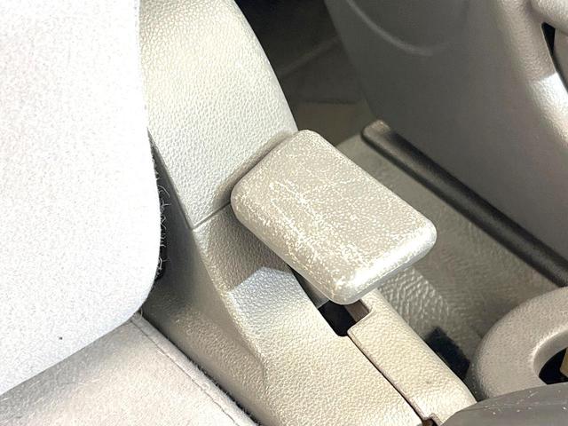 ハイゼットカーゴ デッキバンＧ　禁煙車　オーディオ　ＭＴ車　ドラレコ　ヘッドライトレベライザー　プライバシーガラス　スライドドア　パワーウィンドウ　ドアポケット（33枚目）