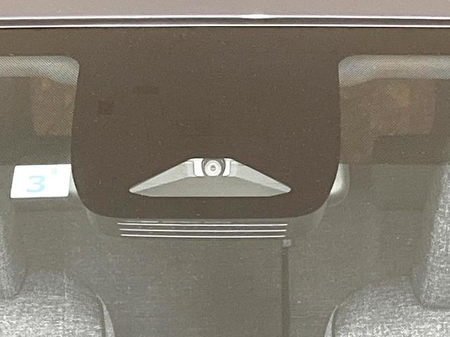 シエンタ Ｚ　禁煙車　純正１０．５型ナビ　全方位モニター　セーフティセンス　レーダークルーズ　ＢＳＭ　両側パワスラ　ステアリングヒーター　ＥＴＣ　オートエアコン　シートヒーター　サンシェード　ＬＥＤヘッド（6枚目）