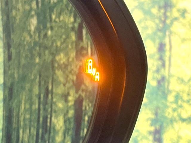 シエンタ Ｚ　禁煙車　純正１０．５型ナビ　全方位モニター　セーフティセンス　レーダークルーズ　ＢＳＭ　両側パワスラ　ステアリングヒーター　ＥＴＣ　オートエアコン　シートヒーター　サンシェード　ＬＥＤヘッド（7枚目）