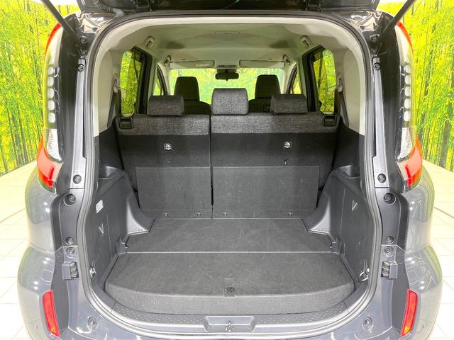 シエンタ Ｚ　禁煙車　純正１０．５型ナビ　全方位モニター　セーフティセンス　レーダークルーズ　ＢＳＭ　両側パワスラ　ステアリングヒーター　ＥＴＣ　オートエアコン　シートヒーター　サンシェード　ＬＥＤヘッド（10枚目）