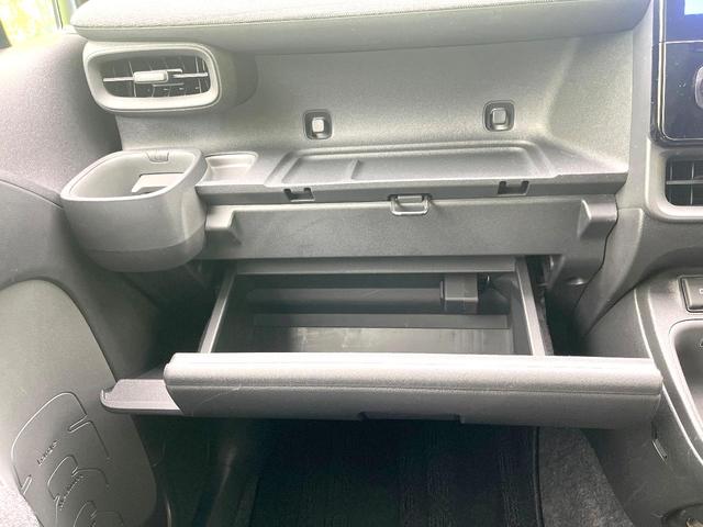 シエンタ Ｚ　禁煙車　純正１０．５型ナビ　全方位モニター　セーフティセンス　レーダークルーズ　ＢＳＭ　両側パワスラ　ステアリングヒーター　ＥＴＣ　オートエアコン　シートヒーター　サンシェード　ＬＥＤヘッド（40枚目）