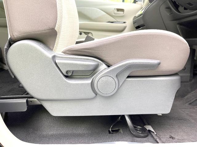 デイズ Ｘ　禁煙車　純正ナビ　アラウンドビューモニター　ドラレコ　オートエアコン　スマートキー　オートライト　コーナーセンサー　シートアンダーボックス　アイドリングストップ　電動格納ミラー　純正１４インチＡＷ（37枚目）