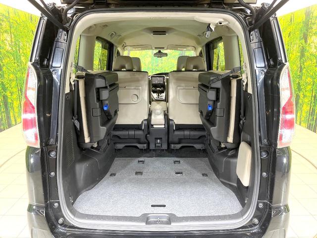 セレナ ハイウェイスター　純正９型ナビ　バックモニター　エマージェンシーブレーキ　クルコン　両側パワスラ　グレージュ内装　ＥＴＣ　リアオートエアコン　オートエアコン　オートライト　スマートキー　アイドリングストップ（11枚目）