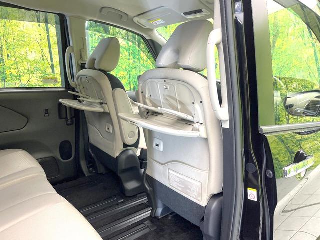 セレナ ハイウェイスター　純正９型ナビ　バックモニター　エマージェンシーブレーキ　クルコン　両側パワスラ　グレージュ内装　ＥＴＣ　リアオートエアコン　オートエアコン　オートライト　スマートキー　アイドリングストップ（30枚目）