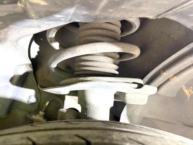 セレナ ハイウェイスター　純正９型ナビ　バックモニター　エマージェンシーブレーキ　クルコン　両側パワスラ　グレージュ内装　ＥＴＣ　リアオートエアコン　オートエアコン　オートライト　スマートキー　アイドリングストップ（51枚目）