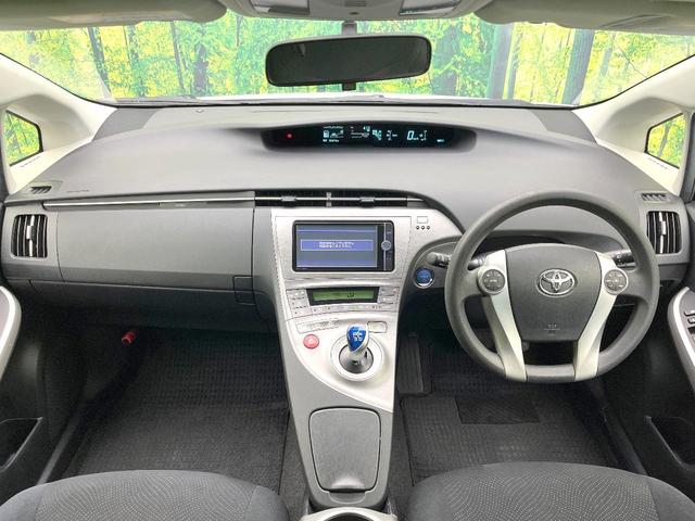 プリウス Ｓ　禁煙車　純正ナビ　バックモニター　オートエアコン　ＥＴＣ　スマートキー　シートリフター　電動格納ミラー　ＨＩＤヘッド　オートライト　ステアリングスイッチ　Ｂｌｕｅｔｏｏｔｈ　フォグ（2枚目）