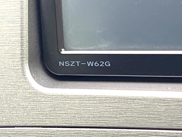 プリウス Ｓ　禁煙車　純正ナビ　バックモニター　オートエアコン　ＥＴＣ　スマートキー　シートリフター　電動格納ミラー　ＨＩＤヘッド　オートライト　ステアリングスイッチ　Ｂｌｕｅｔｏｏｔｈ　フォグ（22枚目）