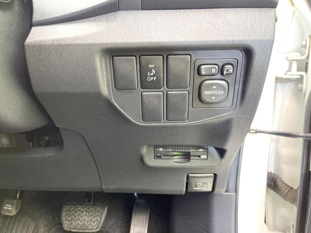 プリウス Ｓ　禁煙車　純正ナビ　バックモニター　オートエアコン　ＥＴＣ　スマートキー　シートリフター　電動格納ミラー　ＨＩＤヘッド　オートライト　ステアリングスイッチ　Ｂｌｕｅｔｏｏｔｈ　フォグ（25枚目）