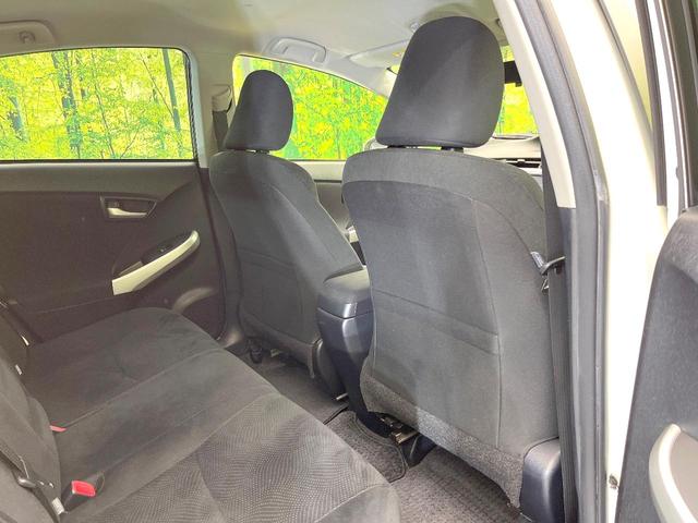 プリウス Ｓ　禁煙車　純正ナビ　バックモニター　オートエアコン　ＥＴＣ　スマートキー　シートリフター　電動格納ミラー　ＨＩＤヘッド　オートライト　ステアリングスイッチ　Ｂｌｕｅｔｏｏｔｈ　フォグ（28枚目）