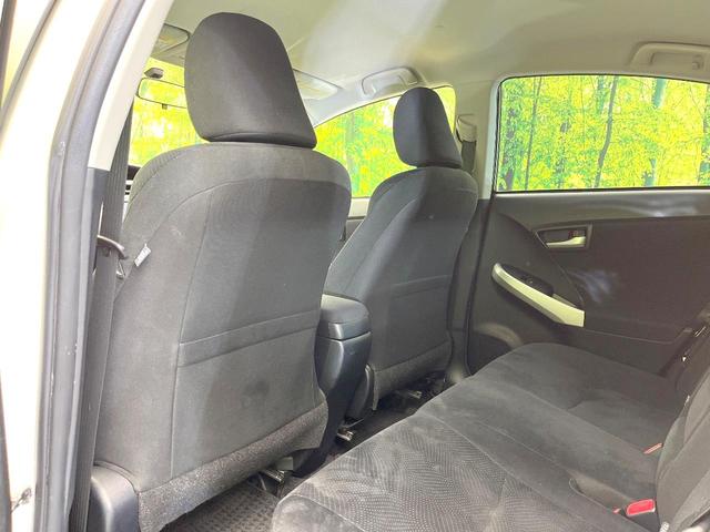 プリウス Ｓ　禁煙車　純正ナビ　バックモニター　オートエアコン　ＥＴＣ　スマートキー　シートリフター　電動格納ミラー　ＨＩＤヘッド　オートライト　ステアリングスイッチ　Ｂｌｕｅｔｏｏｔｈ　フォグ（29枚目）