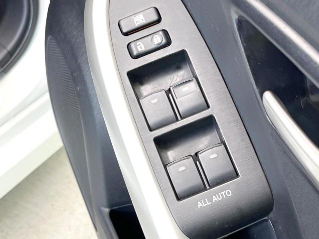 プリウス Ｓ　禁煙車　純正ナビ　バックモニター　オートエアコン　ＥＴＣ　スマートキー　シートリフター　電動格納ミラー　ＨＩＤヘッド　オートライト　ステアリングスイッチ　Ｂｌｕｅｔｏｏｔｈ　フォグ（39枚目）