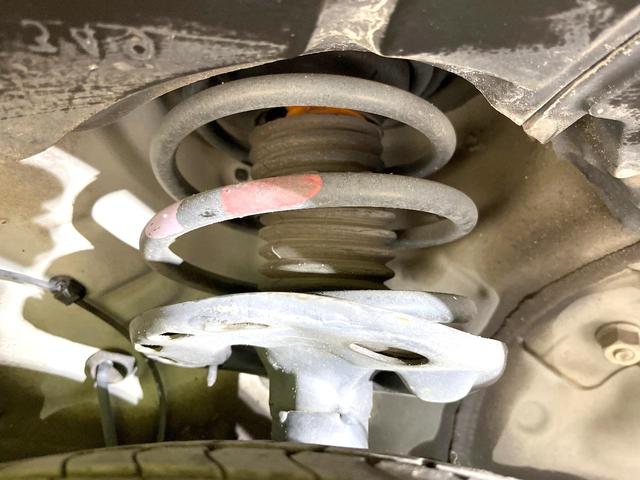 プリウス Ｓ　禁煙車　純正ナビ　バックモニター　オートエアコン　ＥＴＣ　スマートキー　シートリフター　電動格納ミラー　ＨＩＤヘッド　オートライト　ステアリングスイッチ　Ｂｌｕｅｔｏｏｔｈ　フォグ（48枚目）