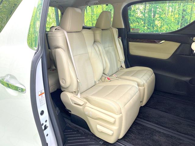 アルファード ２．５Ｇ　禁煙車　純正１０型ナビ　パノラミックビューモニター　ＪＢＬサウンド　フリップダウン　デジタルミラー　ＢＳＭ　両側電動スライドドア　シートベンチレーション　レーダークルーズ　パワーバックドアドア（9枚目）
