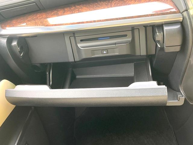 アルファード ２．５Ｇ　禁煙車　純正１０型ナビ　パノラミックビューモニター　ＪＢＬサウンド　フリップダウン　デジタルミラー　ＢＳＭ　両側電動スライドドア　シートベンチレーション　レーダークルーズ　パワーバックドアドア（53枚目）