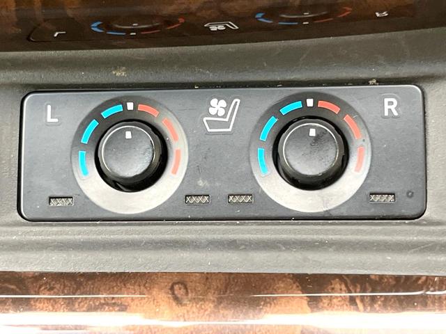 アルファード ２．５Ｇ　禁煙車　純正１０型ナビ　パノラミックビューモニター　ＪＢＬサウンド　フリップダウン　デジタルミラー　ＢＳＭ　両側電動スライドドア　シートベンチレーション　レーダークルーズ　パワーバックドアドア（54枚目）