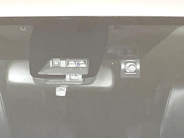 ヴォクシー ZS 煌III 禁煙車 純正10型ナビ バックカメラ フリップダウン セーフティセンス 両側電動スライドドア セーフティセンス クルコン LEDヘッドライト ETC スマートキー オートライト オートエアコン(7枚目)