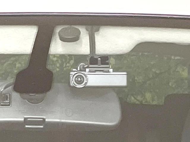 ジューク １５ＲＸ　タイプＶ　純正ナビ　バックカメラ　禁煙車　スマートキー　ＥＴＣ　ドラレコ　ＨＩＤヘッドライト　オートエアコン　オートライト　１７インチＡＷ　ＣＤ／ＤＶＤ再生　Ｂｌｕｅｔｏｏｔｈ再生（6枚目）