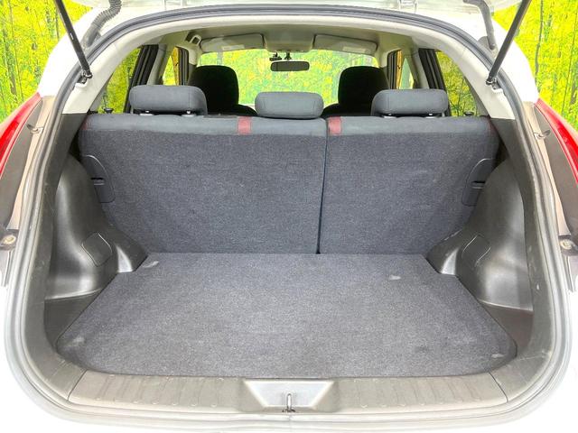 ジューク １５ＲＸ　タイプＶ　純正ナビ　バックカメラ　禁煙車　スマートキー　ＥＴＣ　ドラレコ　ＨＩＤヘッドライト　オートエアコン　オートライト　１７インチＡＷ　ＣＤ／ＤＶＤ再生　Ｂｌｕｅｔｏｏｔｈ再生（10枚目）