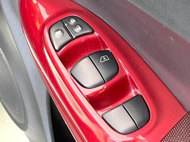 ジューク １５ＲＸ　タイプＶ　純正ナビ　バックカメラ　禁煙車　スマートキー　ＥＴＣ　ドラレコ　ＨＩＤヘッドライト　オートエアコン　オートライト　１７インチＡＷ　ＣＤ／ＤＶＤ再生　Ｂｌｕｅｔｏｏｔｈ再生（48枚目）