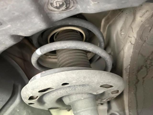 エルグランド 250ハイウェイスターS 禁煙車 純正ナビ フリップダウンモニター 全方位モニター 両側パワスラ オットマンシート クルコン ETC オートエアコン リアオートエアコン スマートキー シートリフター 電動格納ミラー(55枚目)