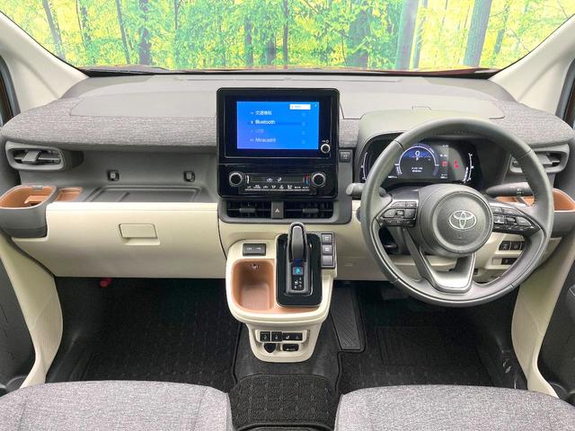 シエンタ ハイブリッドZ 禁煙車 純正8型ディスプレイ 全方位モニター セーフティセンス BSM レーダークルーズ 両側パワスラ シートヒーター ステアリングヒーター 天井サーキュレーター オートエアコン LEDヘッド(2枚目)