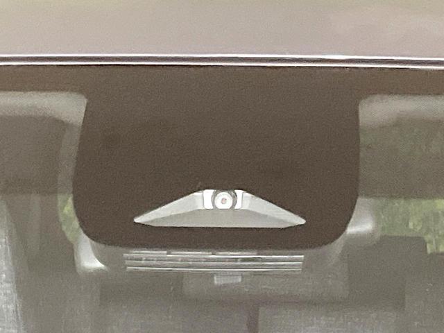 シエンタ ハイブリッドZ 禁煙車 純正8型ディスプレイ 全方位モニター セーフティセンス BSM レーダークルーズ 両側パワスラ シートヒーター ステアリングヒーター 天井サーキュレーター オートエアコン LEDヘッド(5枚目)