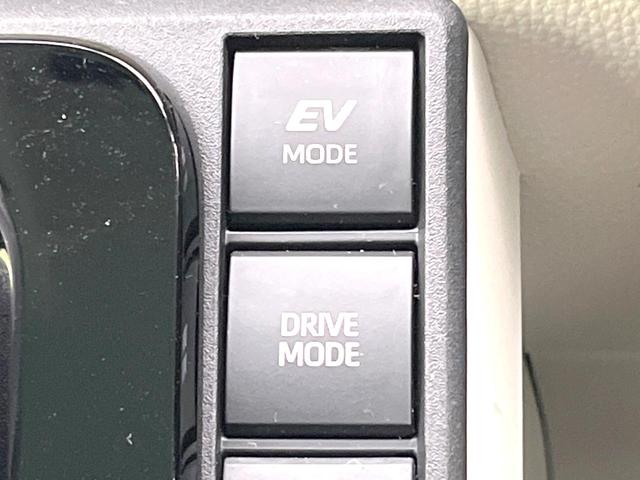 シエンタ ハイブリッドZ 禁煙車 純正8型ディスプレイ 全方位モニター セーフティセンス BSM レーダークルーズ 両側パワスラ シートヒーター ステアリングヒーター 天井サーキュレーター オートエアコン LEDヘッド(49枚目)