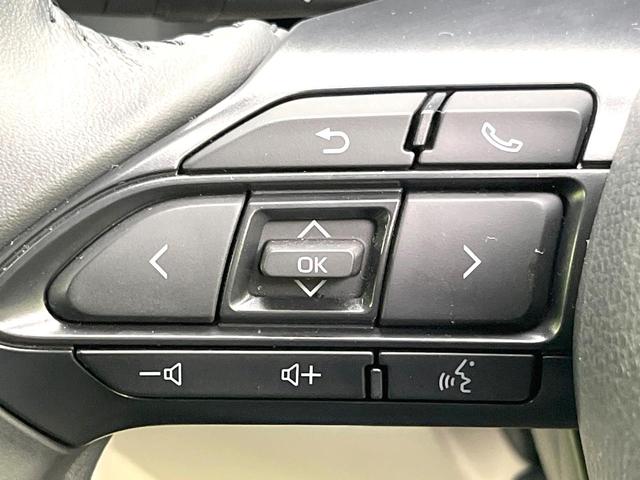 シエンタ ハイブリッドZ 禁煙車 純正8型ディスプレイ 全方位モニター セーフティセンス BSM レーダークルーズ 両側パワスラ シートヒーター ステアリングヒーター 天井サーキュレーター オートエアコン LEDヘッド(56枚目)