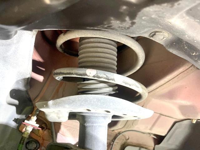 ジューク 15RS 禁煙車 純正ナビ ETC Bluetooth CD再生 フルセグ プライバシーガラス 盗難防止装置 アイドリングストップ 横滑防止装置 トラクションコントロール(18枚目)